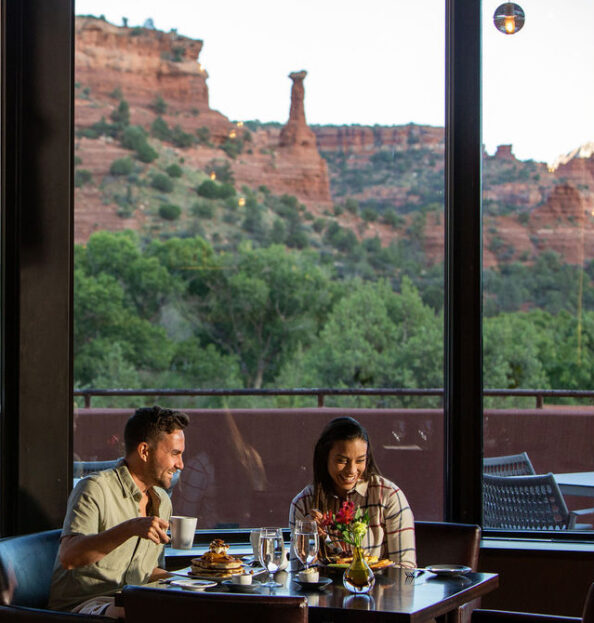 che ah chi breakfast - two guests dining