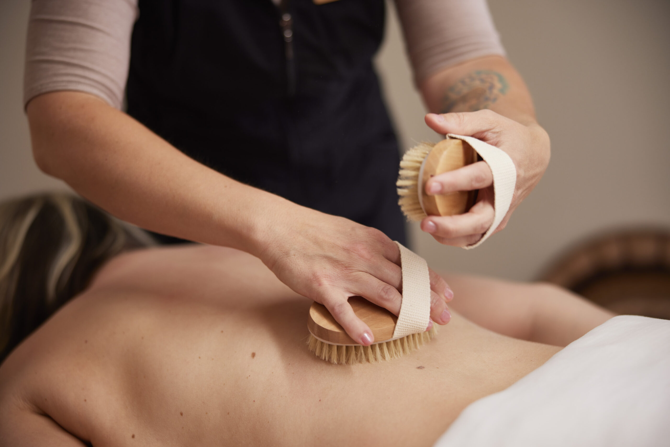 Mii amo spa service, dry brushing