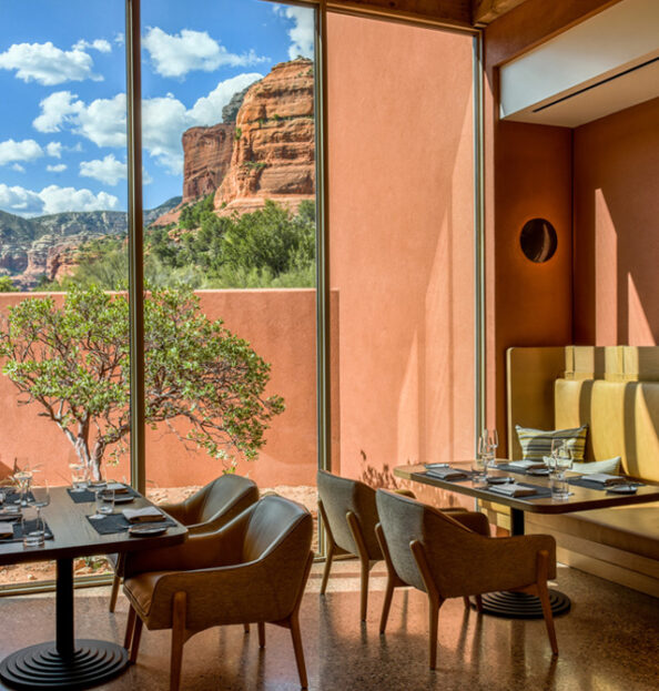 dining booth at Hummingbird at Mii amo